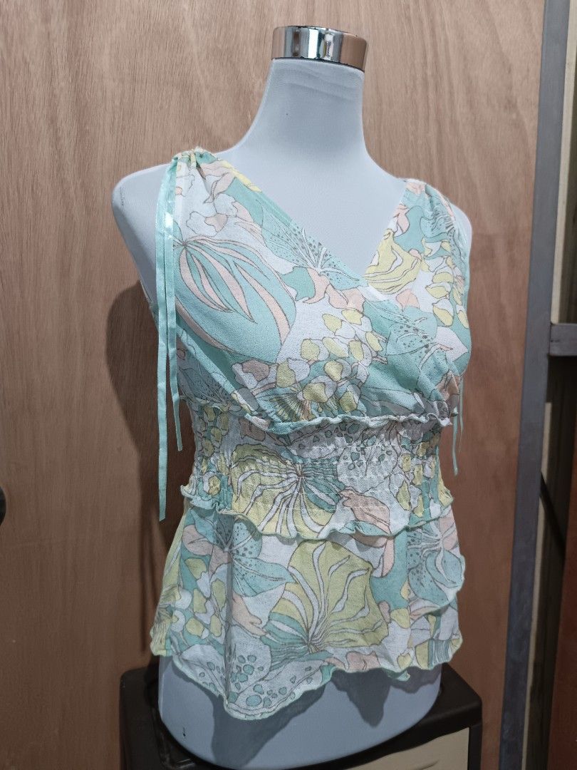 Fairy style mesh floral top (Category: Sleeveless) located in Davao. Submitted by mln-boutique (Listing ID 1467084705, Image 2). Description: size - M good condition.