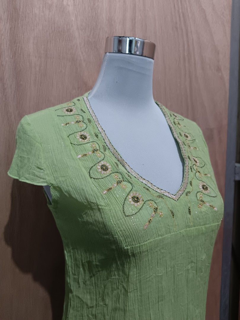 Fairy style y2k top (Category: Sleeveless) located in Davao. Submitted by mln-boutique (Listing ID 1467084428, Image 2). Description: size - M good condition.