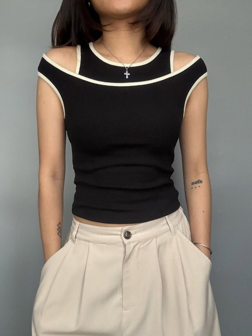 faux 2pc ribbed ringer multiway top (Category: Sleeveless) located in Legazpi City. Submitted by z.ehranicole (Listing ID 1467129669, Image 2). Description: xs to s.