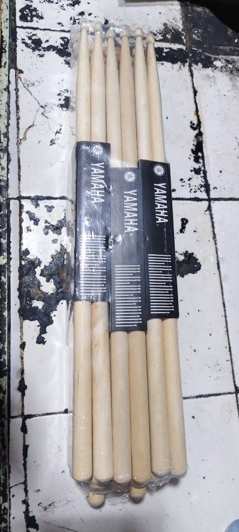 Fender & DRM Guitar Strings and Yamaha Drumsticks (Category: Musical Instruments) located in Pasig City. Submitted by tupriomichaeljohn (Listing ID 1467098213, Image 2). Description: - Fender 80/20 Bronze Acoustic Guitar Strings: ₱100/set - DRM Electric Guitar Strings: ₱100/set - Yamaha Wood Drumsticks: ₱50/pair - Brand: Metro Music Supply.