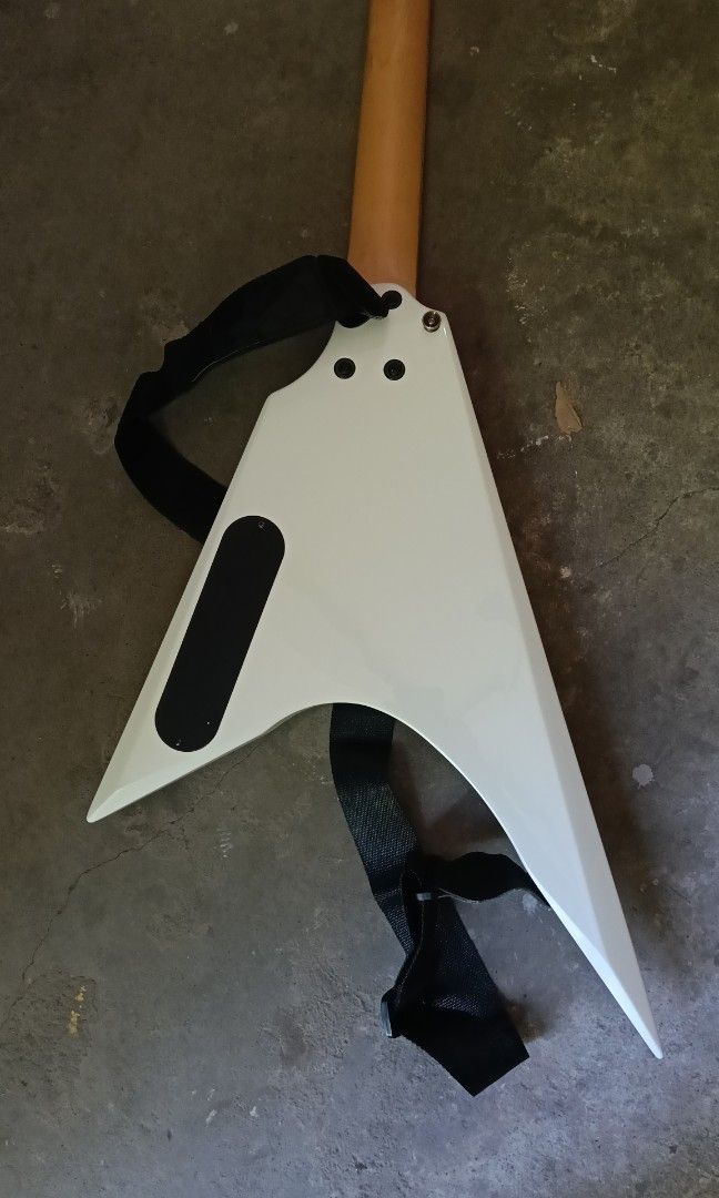 Fernandes v hawk flying v guitar (Category: Musical Instruments) located in Manila. Submitted by nestorberj17681 (Listing ID 1466987636, Image 2). Description: rush for sale ( fixed price ) slightly scratch lang with gigbag included.
