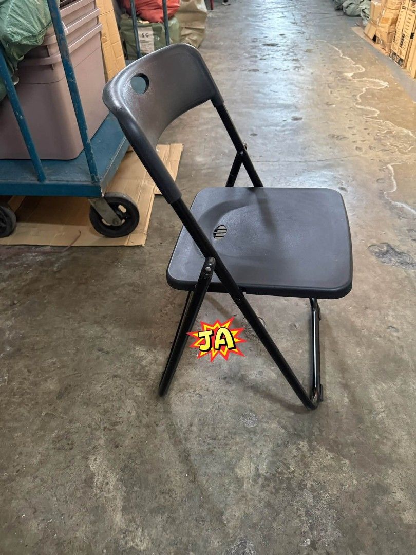 FOLDING CHAIR (Category: Looking For) located in Manila. Submitted by marilynabo789 (Listing ID 1467019060, Image 2). Description: .
