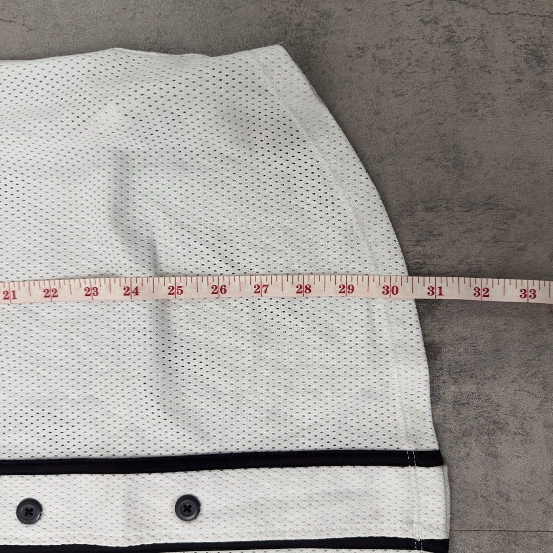 Forever 21 Baseball Jersey (Category: Coats, Jackets and Outerwear) located in Aroroy. Submitted by 2kjoma (Listing ID 1467103405, Image 3). Description: .