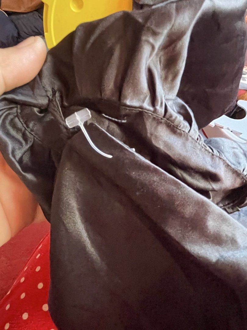 Forever 21 Black Satin Crop Top Size M (Category: Blouses) located in Toledo. Submitted by klnmia (Listing ID 1466974689, Image 2). Description: - Brand: Forever 21 - Condition: Brand new with tags still attached - Size: Medium (M) - Color & Material: Black, lightweight silky satin - Design: Center front silver zipper and trendy off-shoulder puff sleeves.