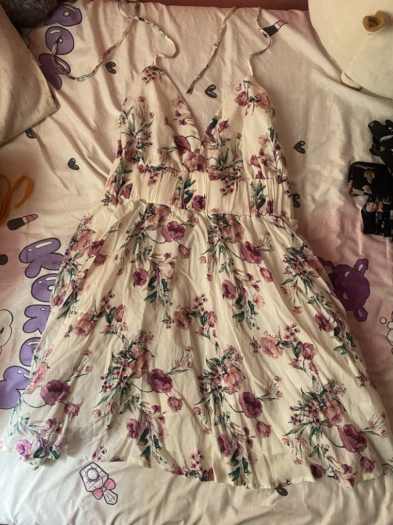 Forever 21 floral dress (Category: Dresses) located in Binan City. Submitted by verznx (Listing ID 1467006470, Image 1). Description: .