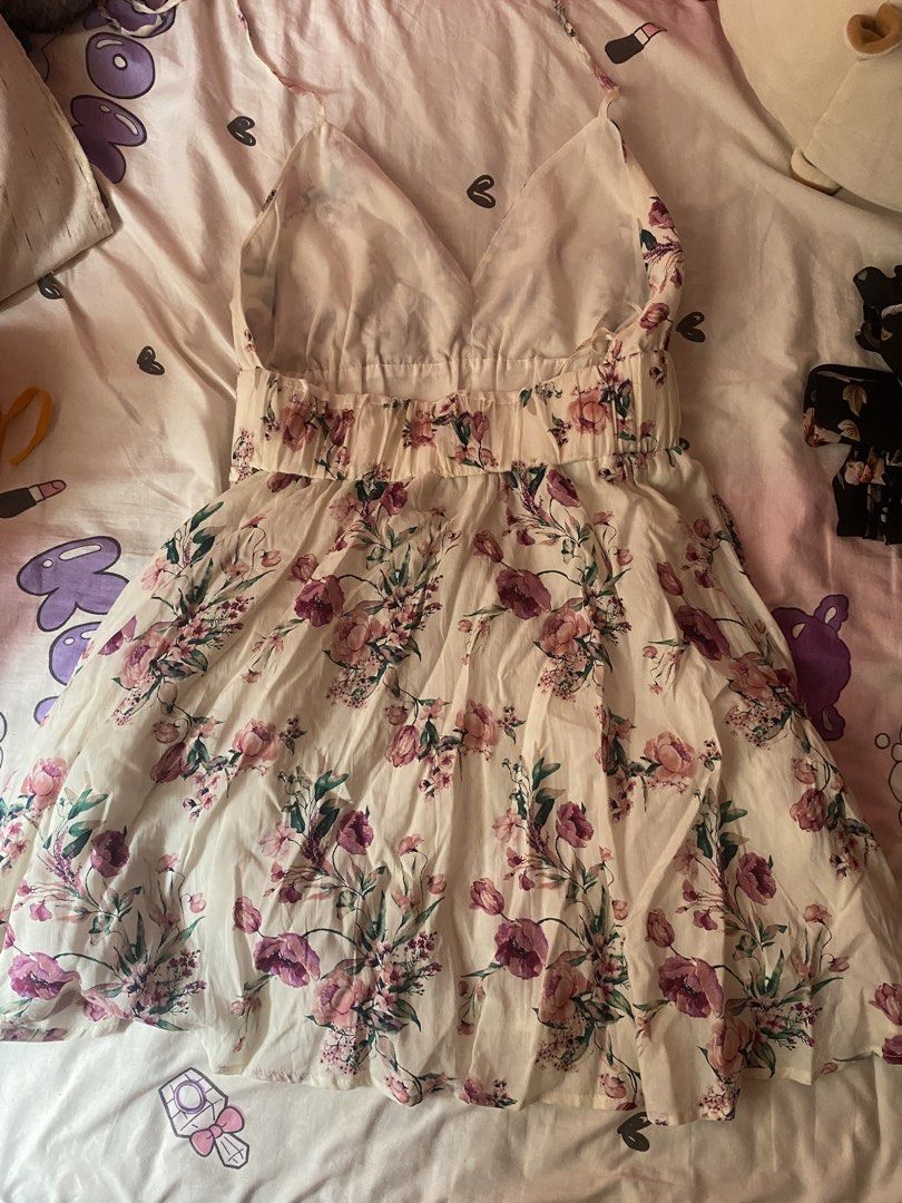 Forever 21 floral dress (Category: Dresses) located in Binan City. Submitted by verznx (Listing ID 1467006470, Image 2). Description: .