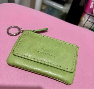 (Category: ) located in . Submitted by mypink_closet (Listing ID 1466992337, Image 1). Description: .