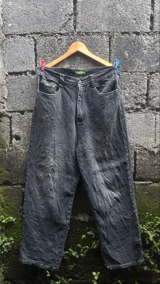Fox Racing Y2K pants (Category: Jeans) located in Quezon City. Submitted by erodinamict (Listing ID 1467068914, Image 3). Description: Good Condition Waist:33 Length:43 Thigh:13 Hem:10.
