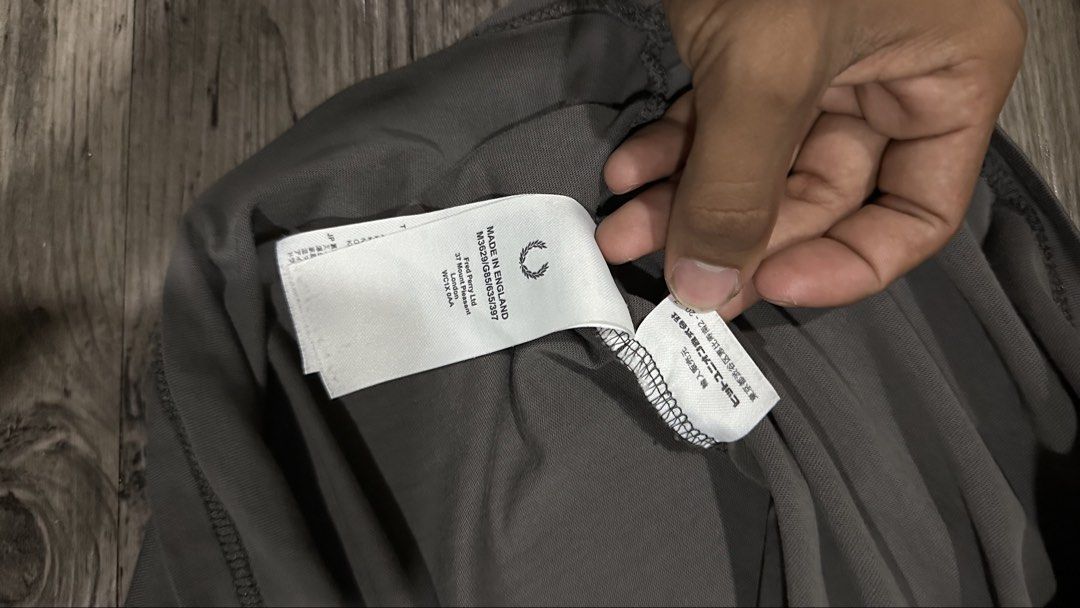 FRED PERRY (Category: Activewear) located in Sungai Dua. Submitted by BUYANDSELL (Listing ID 1467081913, Image 3). Description: pit 18 labuh26.