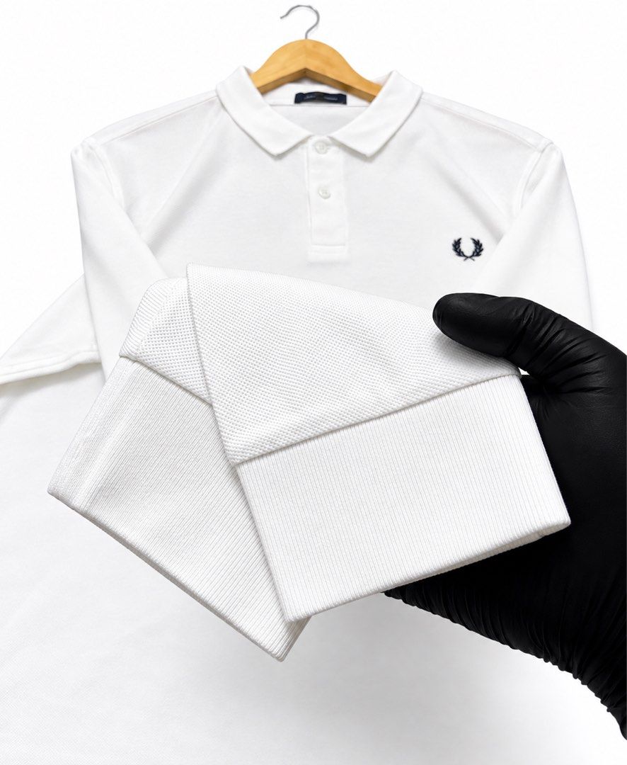 Fred Perry (Category: Tshirts & Polo Shirts) located in Kuala Lumpur. Submitted by naylaa_2112 (Listing ID 1467088913, Image 3). Description: Baju tshirt koler Fred Perry - Size XL , Pit 23/29 - Condition 9/10 - Preloved/Original - RM 70 tidak termasuk postage Berminat pm , thank you 😊 .