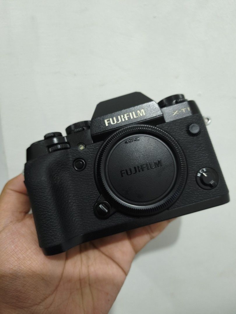 Fujifilm X-T1 (Category: Cameras) located in Tayabas. Submitted by pika015 (Listing ID 1467148461, Image 1). Description: Selling: Fujifilm XT1 - Clean Condition Inclusions: XT1 Body Original Fuji Battery Charger 3rd Party Battery. RFS: Barely used, Have XH1 No Issues, Kept in drybox Location: Lucena City for meet up. LBC COP Availble. +2000 for 15-45 kitlens if bundle. Lens alone 3.5k .