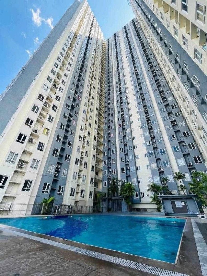 Fully Furnished Condo Unit with Pool Access (Category: Apartments & Condos) located in Manila. Submitted by internetnrealestateservices (Listing ID 1467067207, Image 1). Description: 🏡 𝐏𝐀𝐍𝐆𝐀𝐑𝐀𝐏 𝐌𝐎𝐍𝐆 𝐒𝐀𝐑𝐈𝐋𝐈𝐍𝐆 𝐁𝐀𝐇𝐀𝐘, 𝐊𝐀𝐘𝐀 𝐍𝐀𝐍𝐆 𝐀𝐁𝐔𝐓𝐈𝐍! ❤️ ✨ 𝑹𝒆𝒂𝒅𝒚 𝒇𝒐𝒓 𝑶𝒄𝒄𝒖𝒑𝒂𝒏𝒄𝒚 | 𝑯𝒐𝒖𝒔𝒆 & 𝑳𝒐𝒕 | 𝑪𝒐𝒏𝒅𝒐𝒎𝒊𝒏𝒊𝒖𝒎𝒔 ✨ Imagine coming home to a place you can truly call your own—where your family can gro