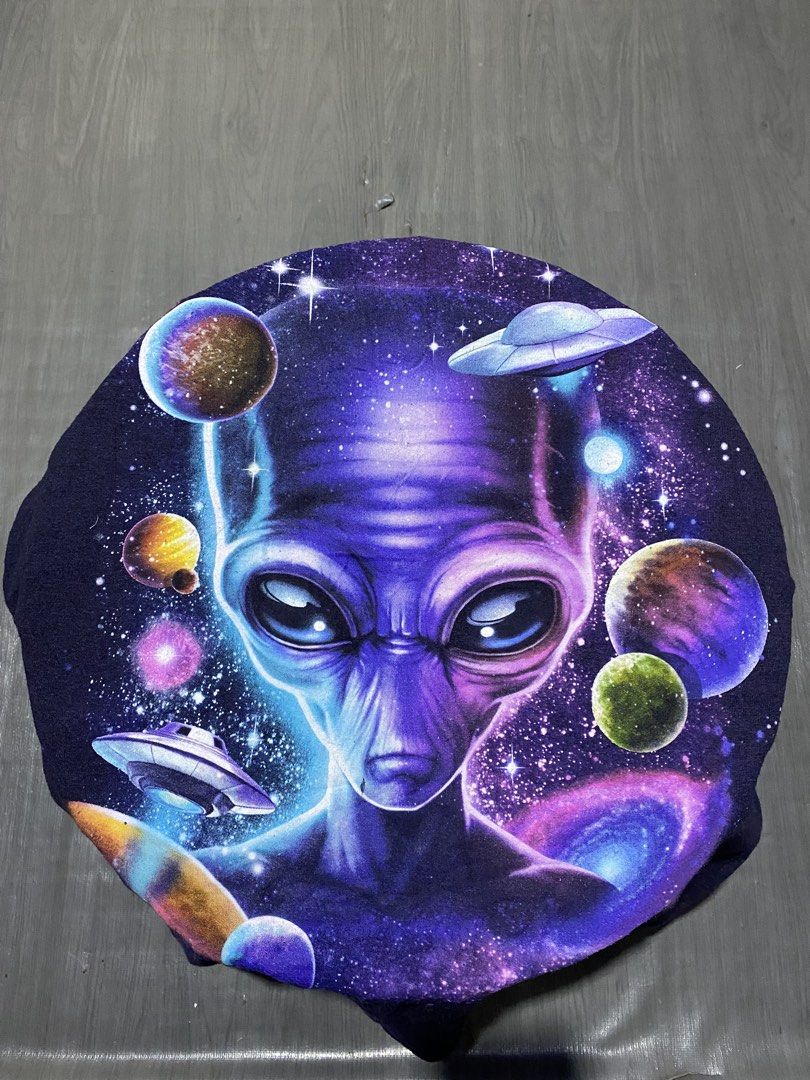 galaxy alien (Category: Tshirts & Polo Shirts ) located in Naga. Submitted by oldstuffed.vtg-07 (Listing ID 1467078471, Image 3). Description: alien galaxy 20/28 medium-large w/ side seam excellent condition no flaws ₱500 shipped.