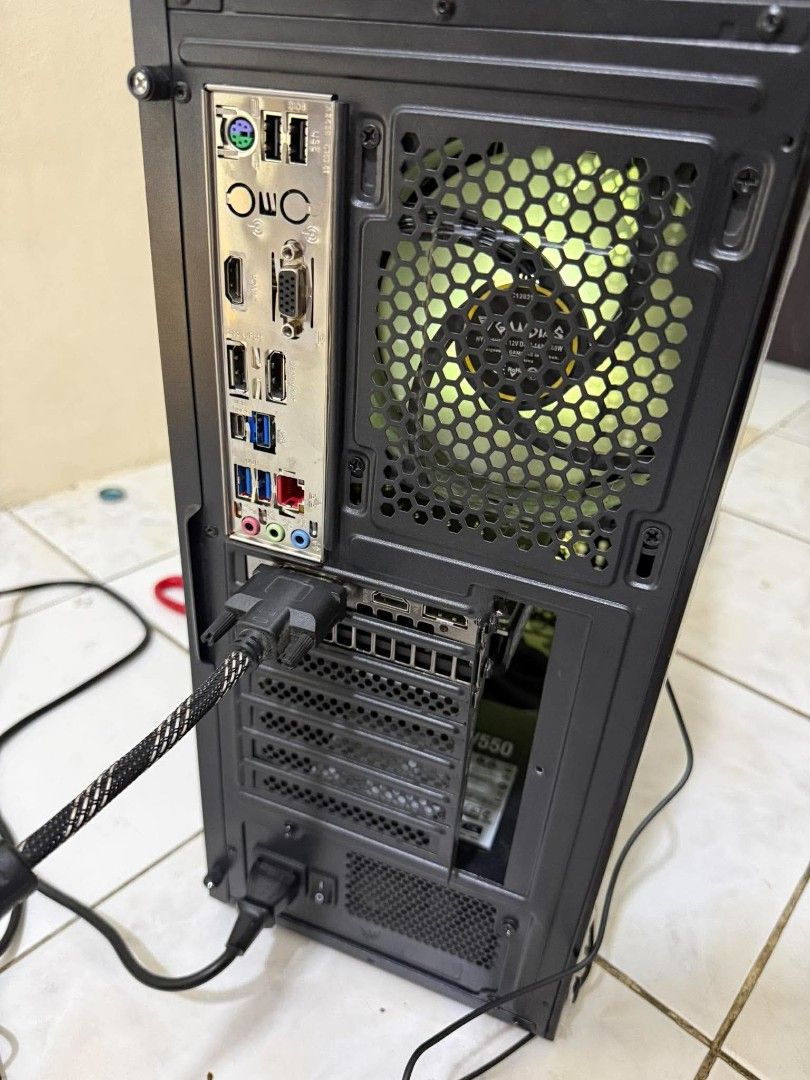 Gaming system unit (Category: Desktops) located in Manila. Submitted by happyearth.953a15 (Listing ID 1467000827, Image 2). Description: Gaming system unit I5 12th gen Gigabyte B760 mobo Nvidia Geforce GTX 1650 4GB 16gb ram 256gb ssd Windows 11 pro OS Corsair PSU Tempered Glass casing With power cord 💸💸 20,000 Location: San Andres bukid manila Pick up or deliver.