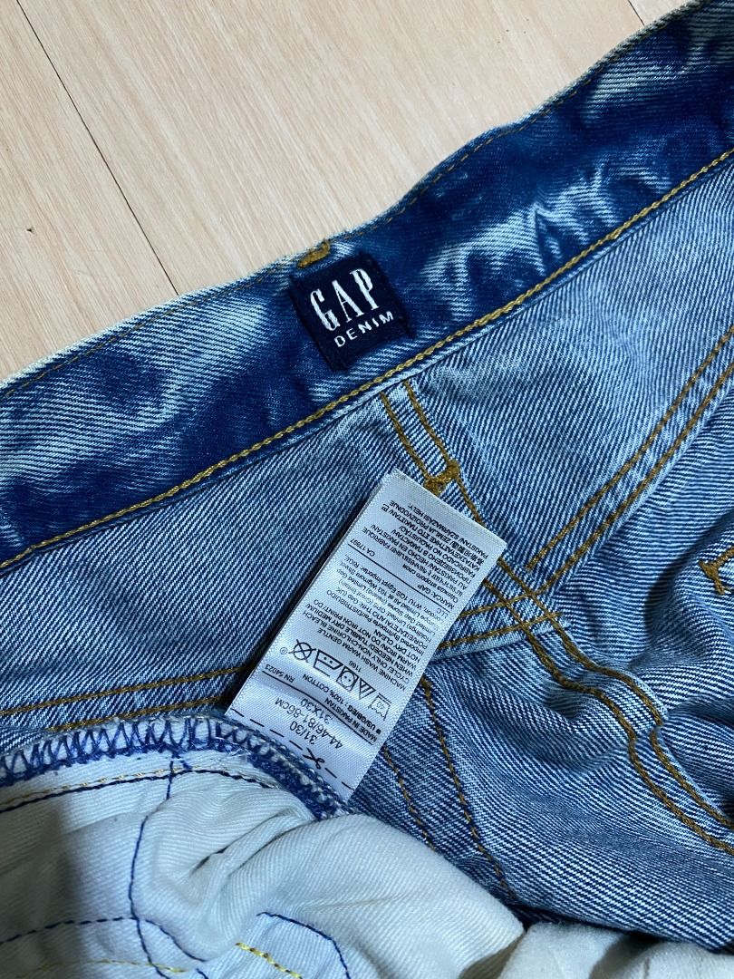 Gap Button Fly Denim Pants (Category: Jeans) located in Cadiz. Submitted by davidspothead (Listing ID 1467140772, Image 3). Description: Size 31 on tag Length 39" 9/10 rate.