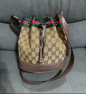 (Category: ) located in . Submitted by chic.bags (Listing ID 1466983355, Image 1). Description: .