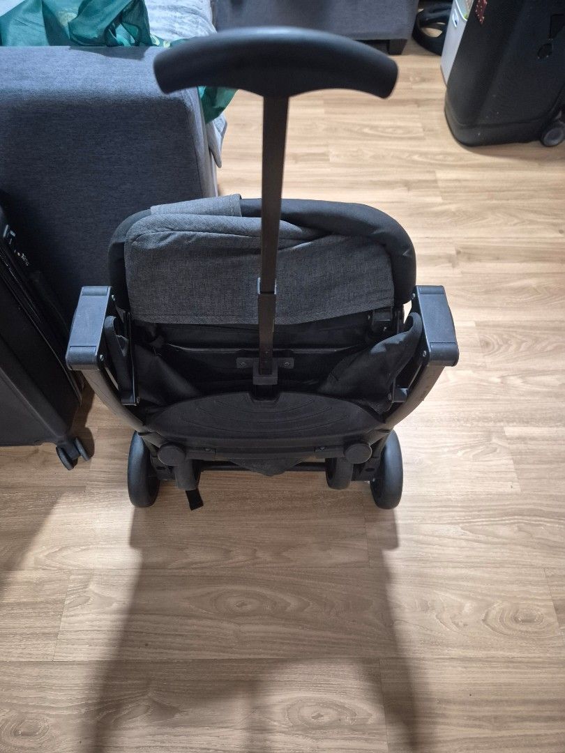 Giant Carrier Baby Stroller (Category: Strollers) located in Caloocan City. Submitted by fitz1021 (Listing ID 1466997930, Image 3). Description: Brand: Giant Carrier Slighly negotiable Foldable Stroller Good for 0 to 5 years old Lowest price on the market RFS: Decluttering.