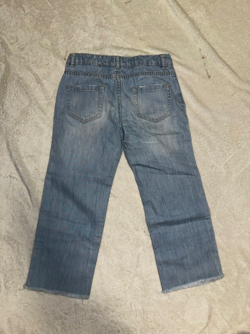 Gingersnaps Capri Pants Girls (Category: Babies & Kids Fashion) located in Quezon City. Submitted by coolmomma (Listing ID 1467061474, Image 2). Description: Good condition Length 26 in. Waist 24 (garter inside for adjustments).