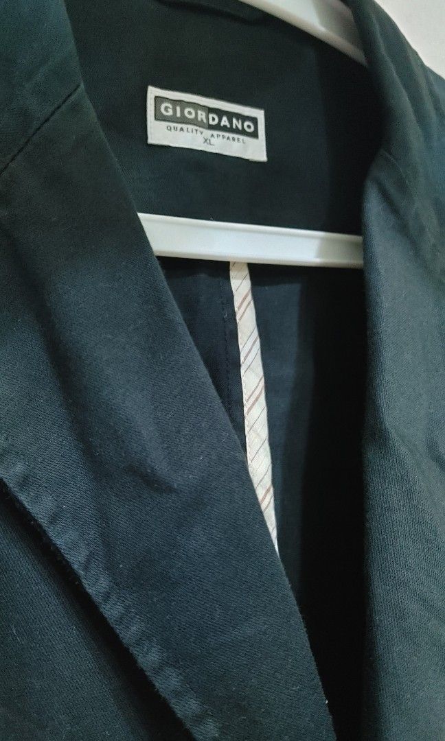 Giordano Black Men's Blazer (Category: Coats, Jackets and Outerwear) located in Quezon City. Submitted by chph2nd (Listing ID 1467035243, Image 3). Description: .
