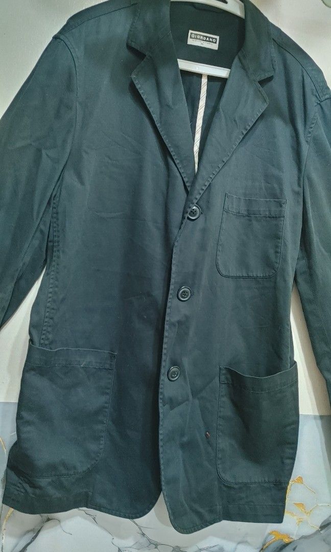 Giordano Black Men's Blazer (Category: Coats, Jackets and Outerwear) located in Quezon City. Submitted by chph1st (Listing ID 1467036542, Image 3). Description: .