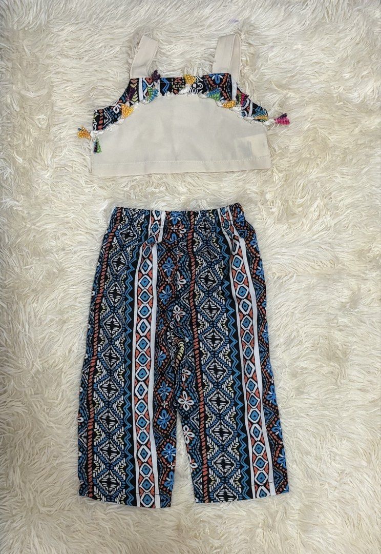 Girls Boho Crop Top and Patterned Pants Set (Category: Babies & Kids Fashion) located in Santa Cruz. Submitted by zellethrifts (Listing ID 1467152357, Image 1). Description: • Used once • Fits 6-12 months • In excellent condition 🚚 Shipping via J&T only 📦 Shipping fee to be shouldered by buyer 💳 Mode of payment: GCash 📍 Santa Cruz, Laguna.