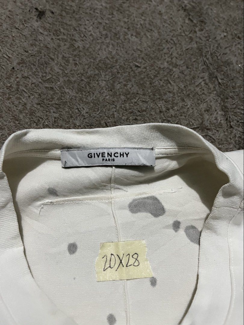 Givenchy Paris Distress Shirt (Category: Activewear) located in Mexico. Submitted by iseemiyakee. (Listing ID 1466979661, Image 3). Description: Size Large 20 width 28 lenght No issue Excellent condition .