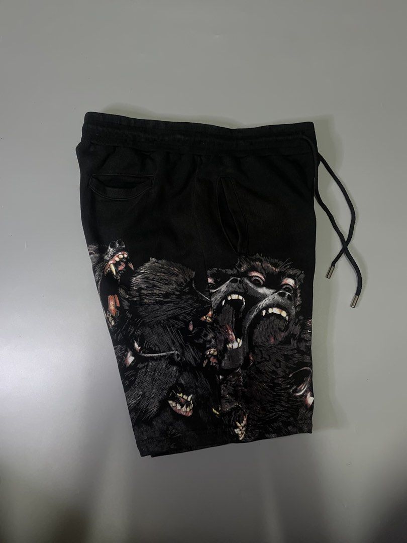 Givenchy “Screaming Monkeys” / “Baboon Print” Shorts (Category: Luxury Apparel) located in Bocaue. Submitted by mosthighcollective (Listing ID 1467012900, Image 3). Description: Givenchy “Screaming Monkeys” / “Baboon Print” Shorts Size: 30-34 waist Dimes: 30-34 waist 19 length Open leg: 11 Excellent condition No issue 1500 only Dm me to purchase 📥 .