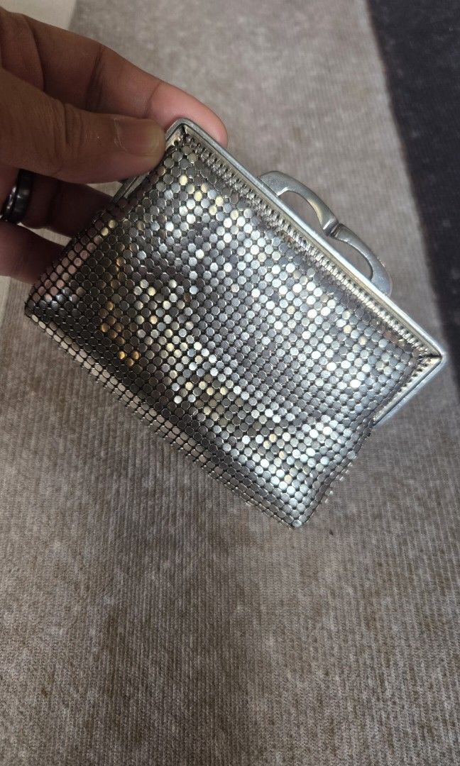 Glomesh silver coinpurse (Category: Purses & Pouches) located in Pagudpud. Submitted by jmpascual044757 (Listing ID 1466985962, Image 2). Description: 100% original! preloved not ukay sourced! still in intact and great condition interior just needs cleaning pass sa barat pass sa maarte no free sf initially posted for 500.