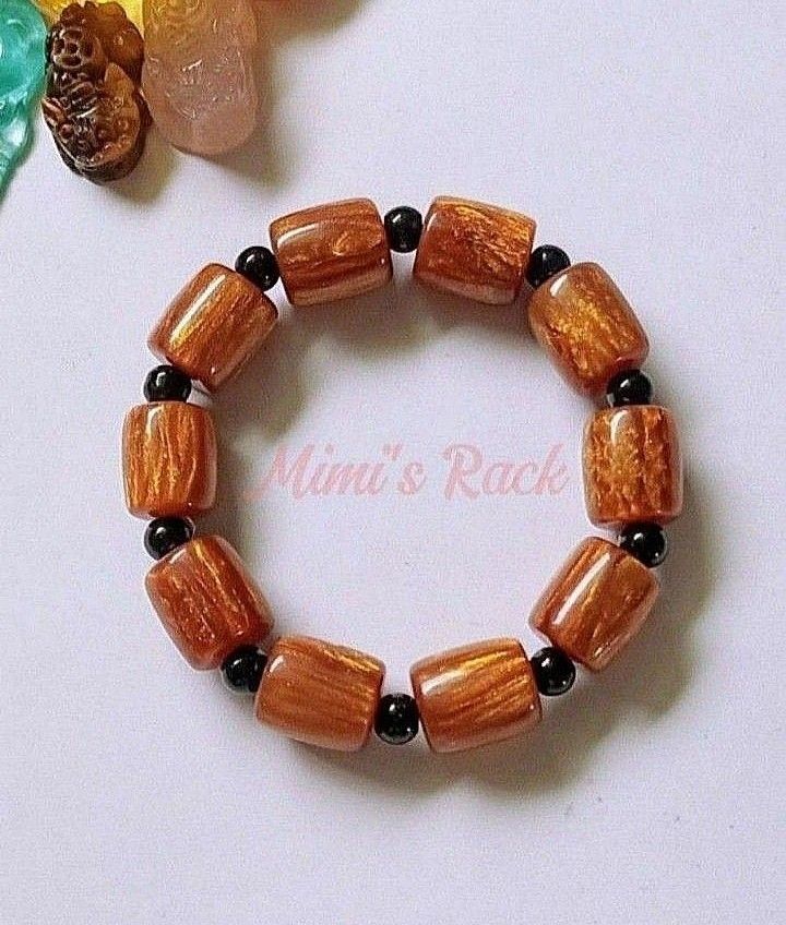 GOLDEN SEA WILLOW BARREL BRACELET (Category: Bracelets) located in Taguig. Submitted by mimisrack (Listing ID 1467160184, Image 2). Description: 🤎🌿 Grounding & stability – associated with feeling centered, secure, and balanced. 🛡️ Protection – traditionally linked with protective energy and warding off negativity. 💰 Prosperity & abundance – golden-brown tones symbolically represent wealth, success, and material stability. 💪 Strength & resili