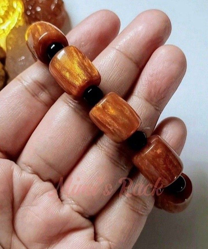 GOLDEN SEA WILLOW BARREL BRACELET (Category: Bracelets) located in Taguig. Submitted by mimisrack (Listing ID 1467160184, Image 3). Description: 🤎🌿 Grounding & stability – associated with feeling centered, secure, and balanced. 🛡️ Protection – traditionally linked with protective energy and warding off negativity. 💰 Prosperity & abundance – golden-brown tones symbolically represent wealth, success, and material stability. 💪 Strength & resili