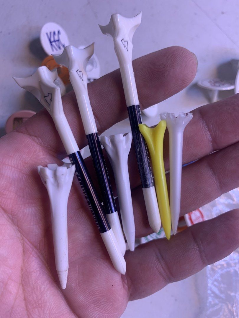 Golf Marker Pins / Tee (Category: Golf) located in Carmona. Submitted by bihira (Listing ID 1467041356, Image 3). Description: Golf Marker Pins / Tee - WYSIWYG - As is - assorted.