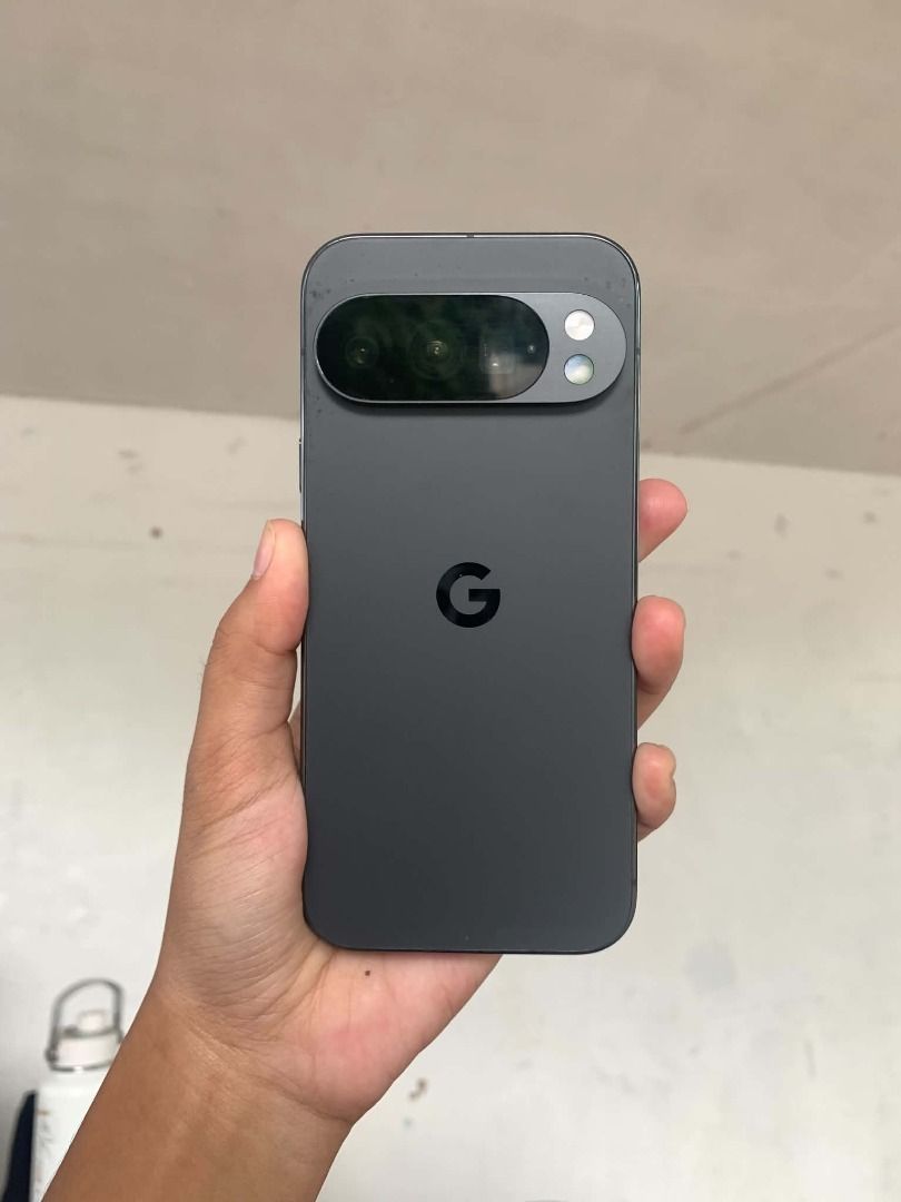 Google Pixel (Category: Google Pixel) located in Catarman. Submitted by y.e.l.e.v.8 (Listing ID 1467027521, Image 2). Description: FS: Google Pixel10pro 256GB RFS: Helping out a friend Urgently needed to pay bills (selling price will go lower when sure buyer) (and yes lady owned) Good as new (2025 first used) Original charger No history of repair Original box Type-C cord Unit can be checked thoroughly and meet up upon meetup..