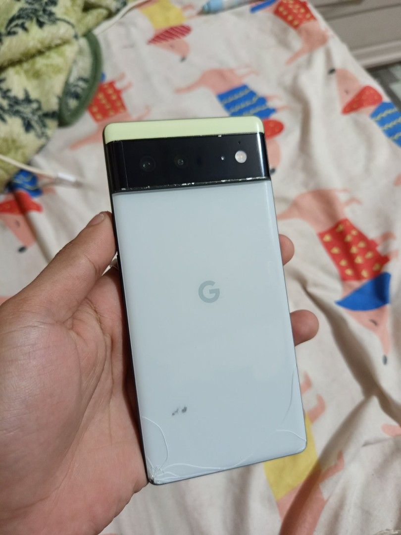 Google Pixel 6 (8/128) (Category: Google Pixel) located in Manila. Submitted by jaxxhaven_ (Listing ID 1467125115, Image 3). Description: issue may onting crack glass sa screen pero no ghost touch, may crack din sa back cover fp not working.