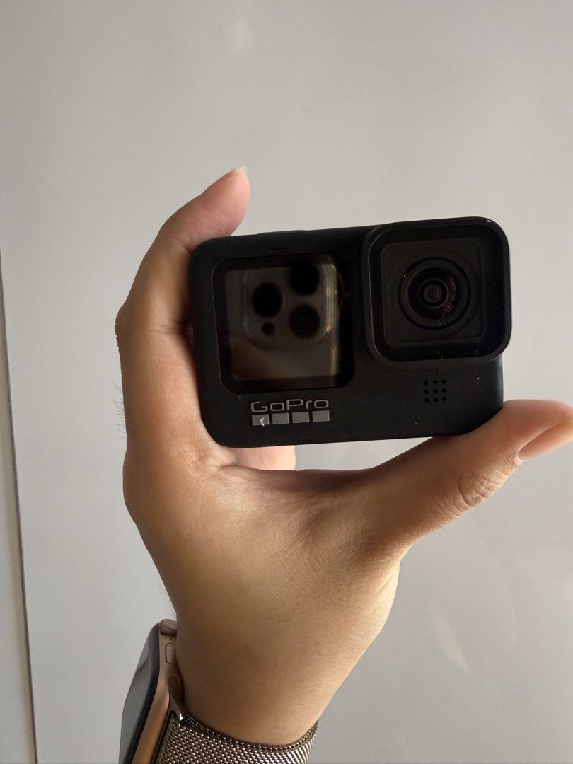 GoPro Hero Dive Bundle (Category: Video Cameras) located in Pasig City. Submitted by affordablestuffph (Listing ID 1467109039, Image 2). Description: Camera itself has no scratches. Waterproof diving case has plenty of scratch but still functional. Comes with two batteries and a floating mount. - Complete GoPro camera set included - Portable zip carry case fits all accessories - Comes with 2 batteries for longer shooting time - Includes waterproo