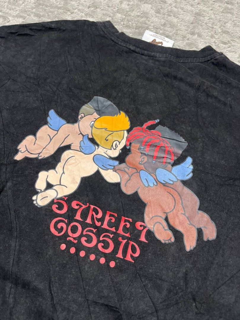 Graf world wide by grafwu (Category: Tshirts & Polo Shirts ) located in Cagayan de Oro. Submitted by smoothstyle (Listing ID 1467080294, Image 3). Description: Graf world wide by grafwu Very good condition 9/10 color rate Size large Dimes: 21.5x30 Need wash.