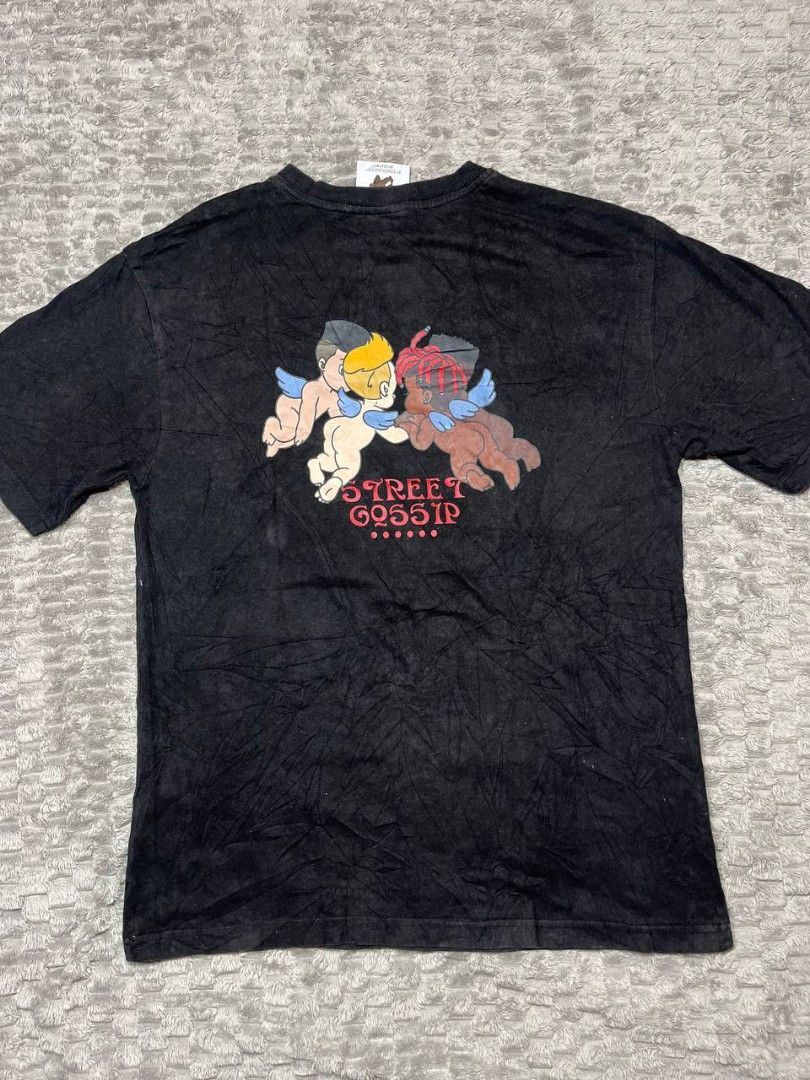 Graf world wide by grafwu (Category: Tshirts & Polo Shirts ) located in Cagayan de Oro. Submitted by smoothstyle (Listing ID 1467080294, Image 2). Description: Graf world wide by grafwu Very good condition 9/10 color rate Size large Dimes: 21.5x30 Need wash.