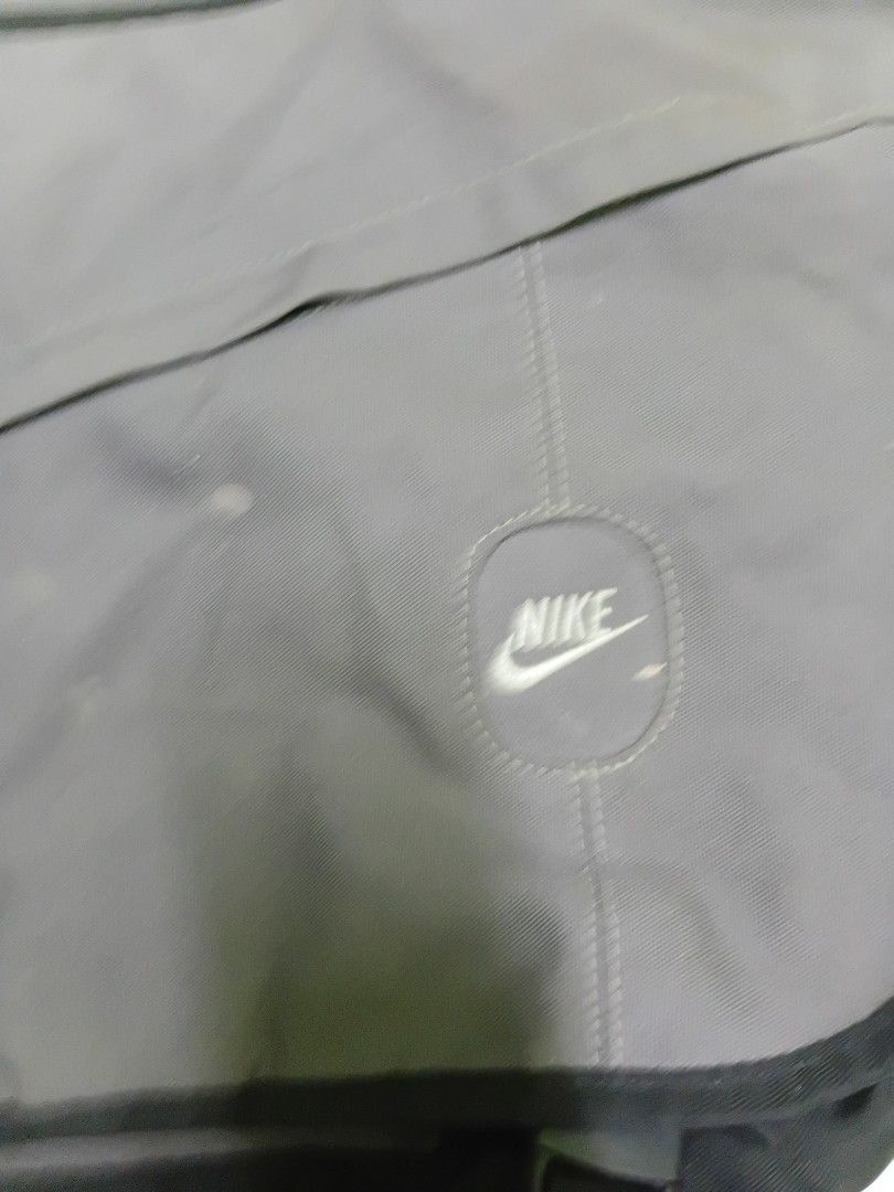 GRAY SLING BAG NIKE (Category: Sling Bags) located in Manila. Submitted by daphnefinds1 (Listing ID 1467104218, Image 2). Description: neef wash only.