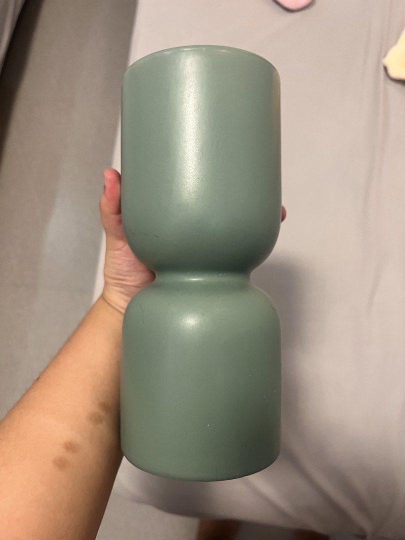 Green Ceramic Hourglass Vase (Category: Vases & Decorative Bowls) located in Baguio. Submitted by jessam.gamboa (Listing ID 1467160902, Image 1). Description: .
