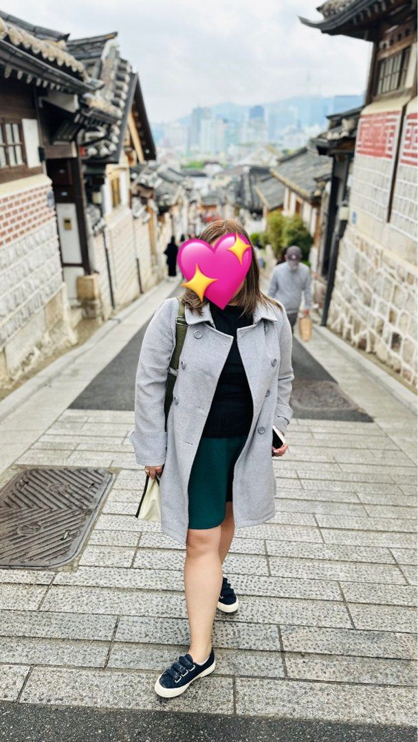 Autumn/Spring Grey Trench Coat (Category: Coats, Jackets and Outerwear) located in Makati City. Submitted by angel.ad (Listing ID 1467088808, Image 3). Description: -Double-breasted trench coat -Mid-length, light grey -Size L-XL -Ideal for autumn, spring -Good as new.