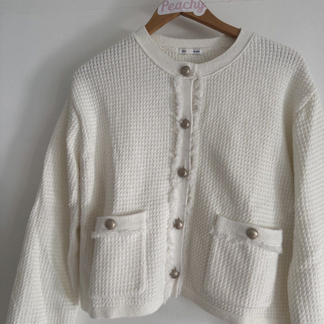 GU knitted blazer (Category: Coats, Jackets and Outerwear) located in Manila. Submitted by apparella.ph (Listing ID 1466979833, Image 2). Description: Bought i. Japan Used once lang din Super pretty lakas maka sosyal Minimal faded kng ung butones kasi nastock sya sa cabinet but 10/10 condition cab pass as new parin Bust:46 Length:20 ☑️Everything is my Own preloved / BNWT/BNWOT ☑️ not thrifted/Ukay ☑️ malukot sa picture kasi na stock sa cabinet (t
