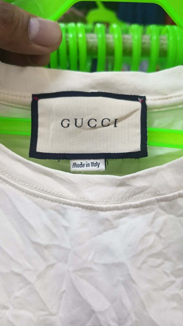 Gucci (Category: Luxury Apparel) located in Tarlac. Submitted by cbmollida267541 (Listing ID 1467080024, Image 3). Description: 21x27.