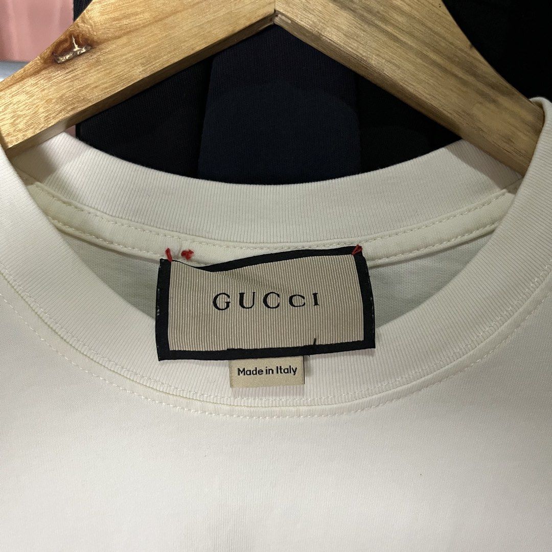 GUCCI BIG LOGO DESIGN (Category: Luxury Apparel) located in Daet. Submitted by wearthriftingcloth. (Listing ID 1467140926, Image 3). Description: 👕GUCCI Size:S Measurement: W19xL26 Issue(s): NONE Condition: 9.5/10 Color rate: 9.5/10 ➡️Swipe- to see more detail pic 📌No Deleting/Cancelation‼️ 📌Color may Vary Due to Lighting‼️ 📌Please be responsible buyer Bogus/Flaker will be posted‼️ 📌All ltems Need Wash‼️.