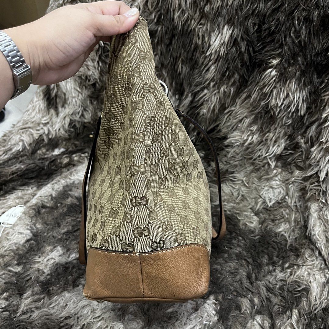 Gucci charm canvas tote (Category: Luxury Bags & Wallets) located in Cagayan de Oro. Submitted by bj.garments (Listing ID 1467046608, Image 3). Description: .