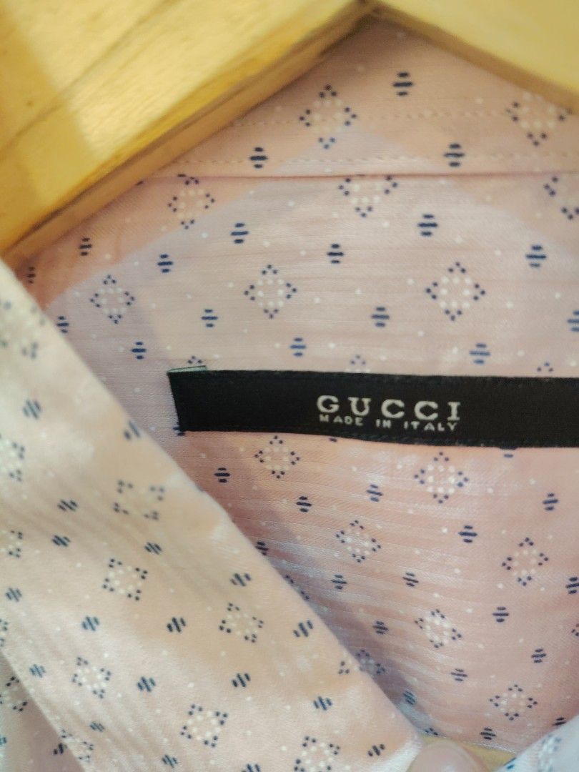 Gucci longsleeve (Category: Longsleeves) located in Manila. Submitted by xiobai (Listing ID 1467091370, Image 2). Description: like new very nice in actual.