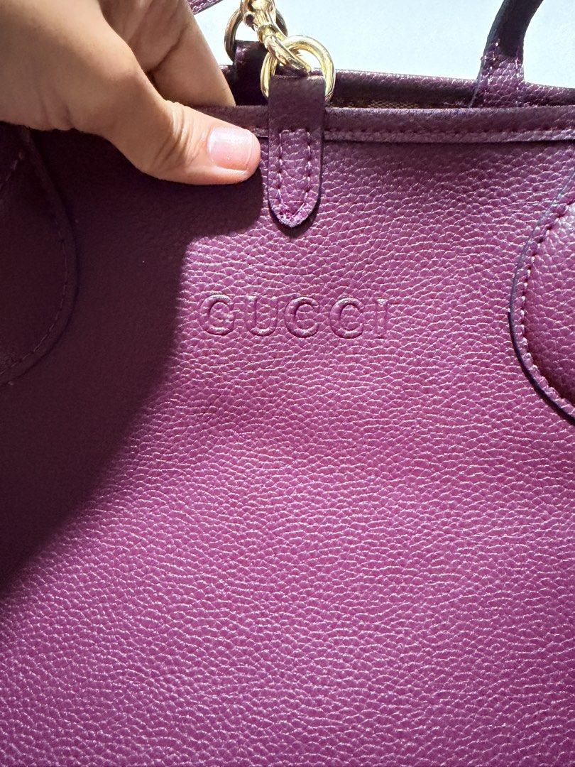 Gucci Reversible (Category: Luxury Bags & Wallets) located in Quezon City. Submitted by musthaveluxe (Listing ID 1467138417, Image 2). Description: In excellent condition.