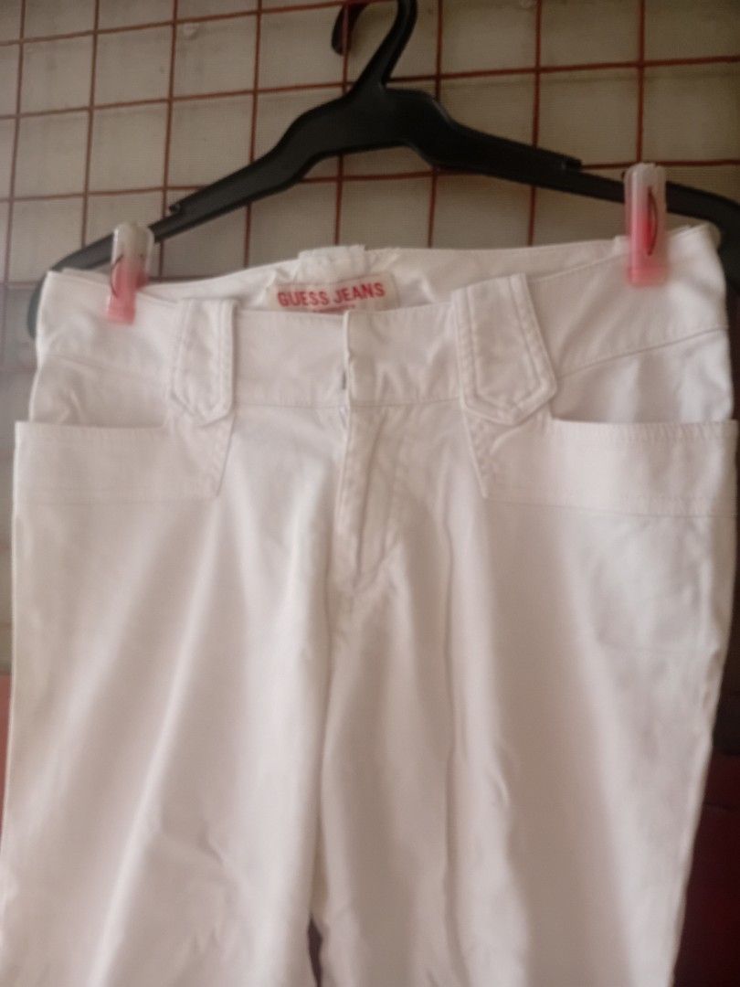Guess Jeans White Pants (Category: Jeans) located in Paranaque City. Submitted by njtj05 (Listing ID 1466988430, Image 1). Description: 3 for 100 declutter sale.