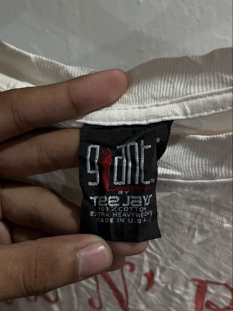 Guns and Roses (Category: Tshirts & Polo Shirts ) located in Virac. Submitted by _thecave (Listing ID 1467104179, Image 3). Description: Guns and Roses Excellent 9.5/10 Color Rate No Issue Best fit: S-M Width: 20 Length: 26 .