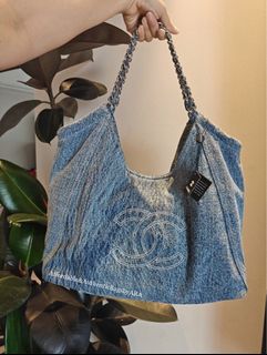 (Category: ) located in . Submitted by ecassenluxuries (Listing ID 1467089984, Image 1). Description: .