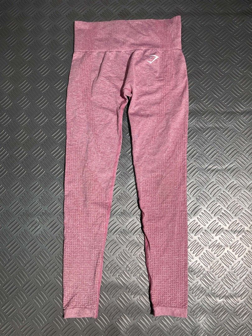 Gymshark Vital Seamless Leggings (Category: Shorts) located in Dumaguete. Submitted by boting14 (Listing ID 1467007376, Image 2). Description: 🏷️Gymshark Vital Seamless Leggings 📍Free Waistline ( garterized ) 📍Length - 33 🏷️DM if Interested and details 🏷️Colorate ~ 9.7/10.