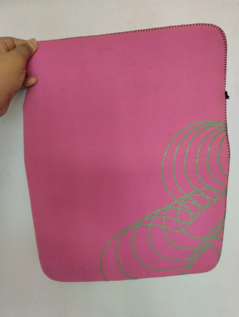 Halo pink laptop sleeve (Category: Laptop Bags & Sleeves) located in San Mateo. Submitted by winadeals (Listing ID 1466990823, Image 2). Description: Keep your laptop and other gadgets with this Halo laptop sleeve. Length Size - 13 1/2 inch Width size - 10 inch Avail now just click offer and the purchase transaction will follow..